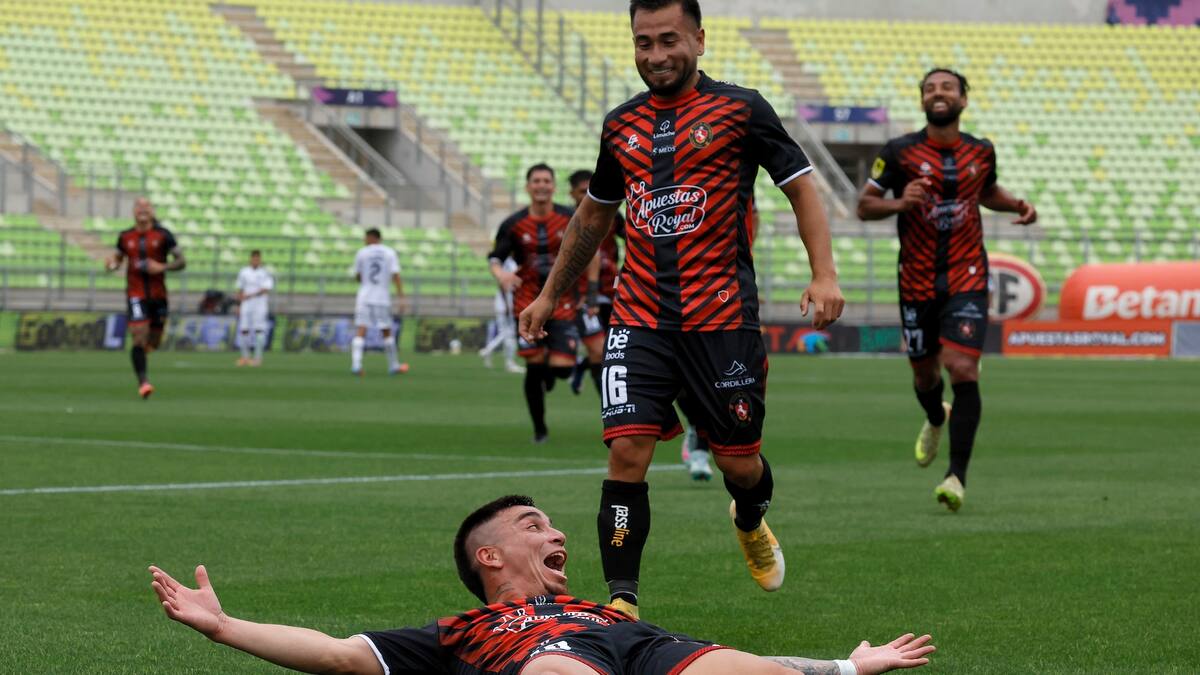 El Colo Colo de Ortiz fue un desastre en defensa y Deportes Limache aprovechó la oferta