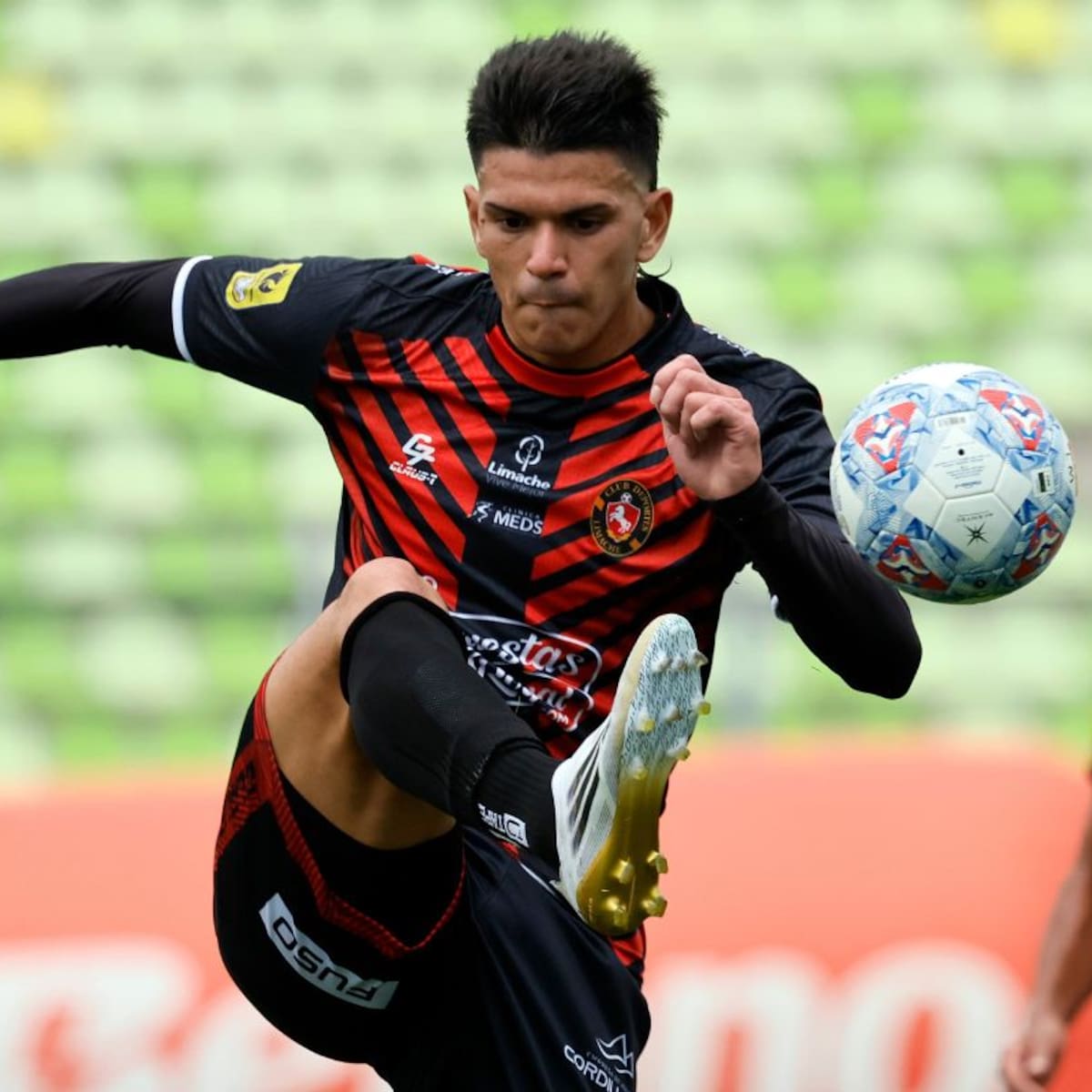 “En Argentina hay mucha pasión y estadios llenos, pero Chile es una liga ordenada; te pagan el sueldo y eso da tranquilidad”