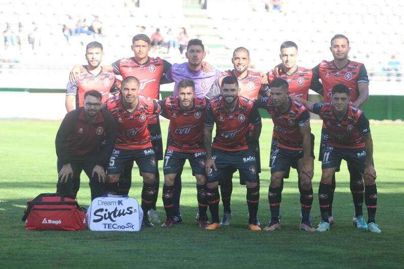 Felipe Flores en Deportes Limache.