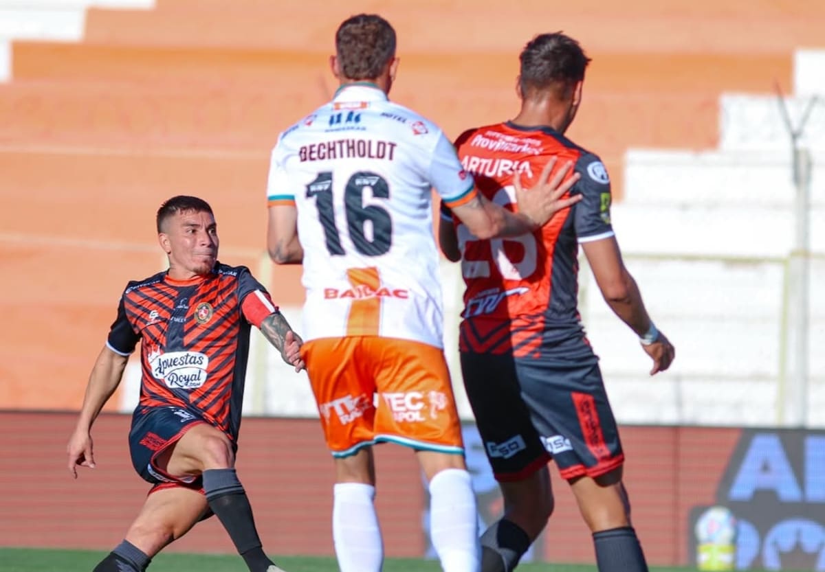 Los dirigidos por Víctor Rivero están dando una cátedra en El Salvador. Foto: @clubdeporteslimache.