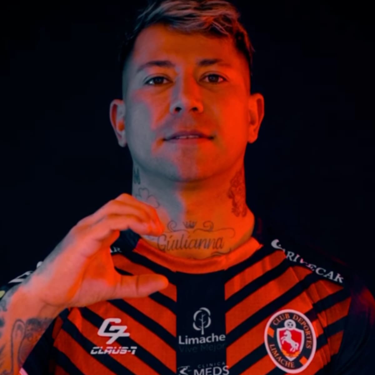 “Que bien te queda la roja con negro”: Deportes Limache oficializó la llegada de Leonardo Valencia