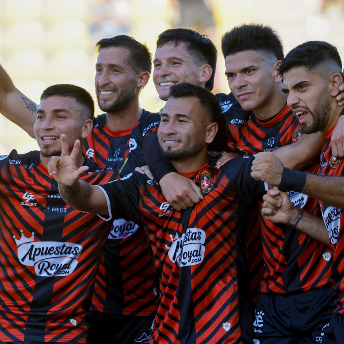 Jugó en Colo-Colo, hoy brilla en el extranjero y podría sumarse al súper ataque de Deportes Limache