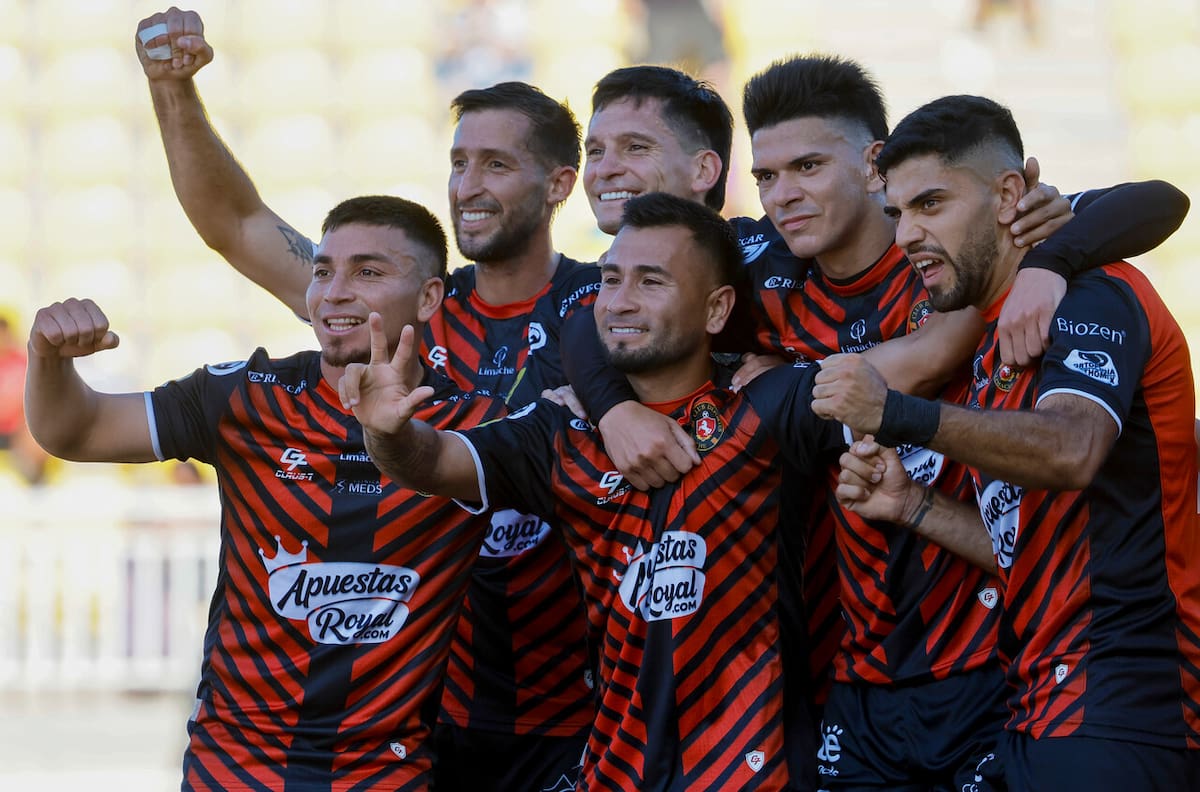 Jugó en Colo-Colo, hoy brilla en el extranjero y podría sumarse al súper ataque de Deportes Limache