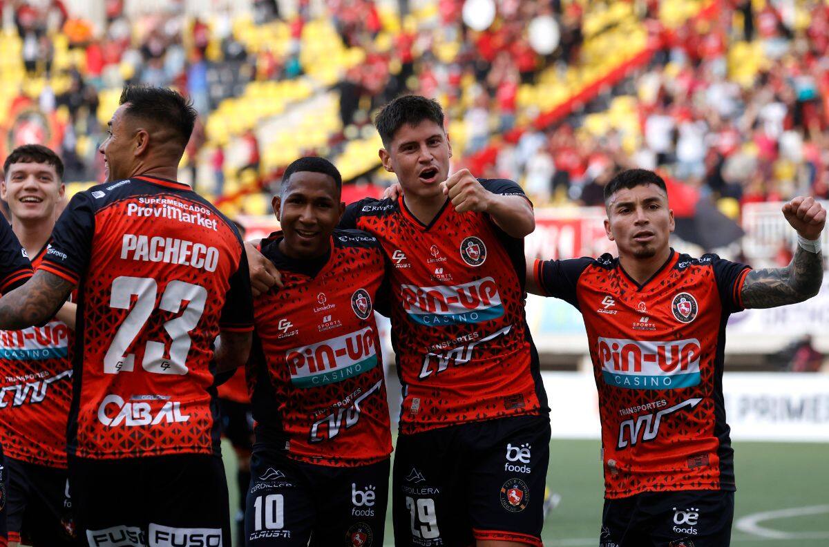 Para reemplazar a Cecilio Waterman: el goleador del fútbol chileno que podría llegar a Coquimbo Unido en 2026