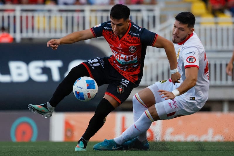 . Ambos elencos juegan en Quillota. Foto: Agencia Aton.