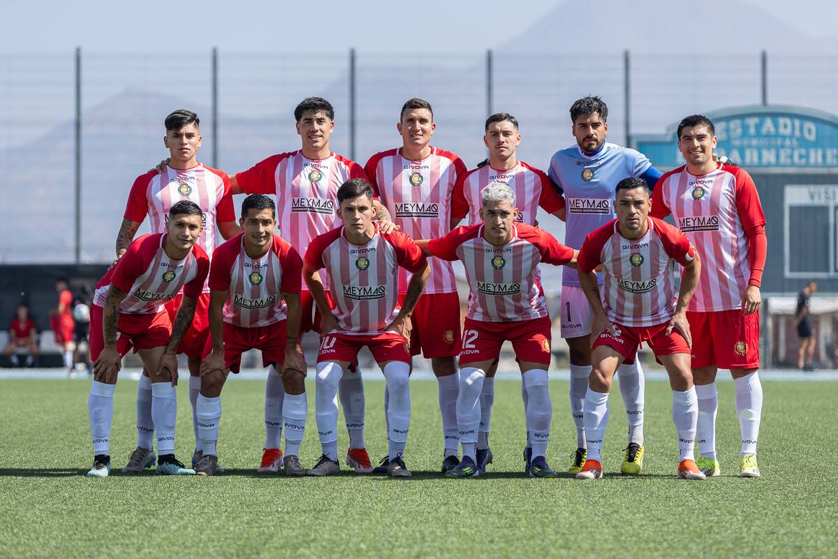Deportes Linares en su duelo como visita frente a Santiago City por la Segunda División 2025. Estadio Municipal Lo Barnechea.