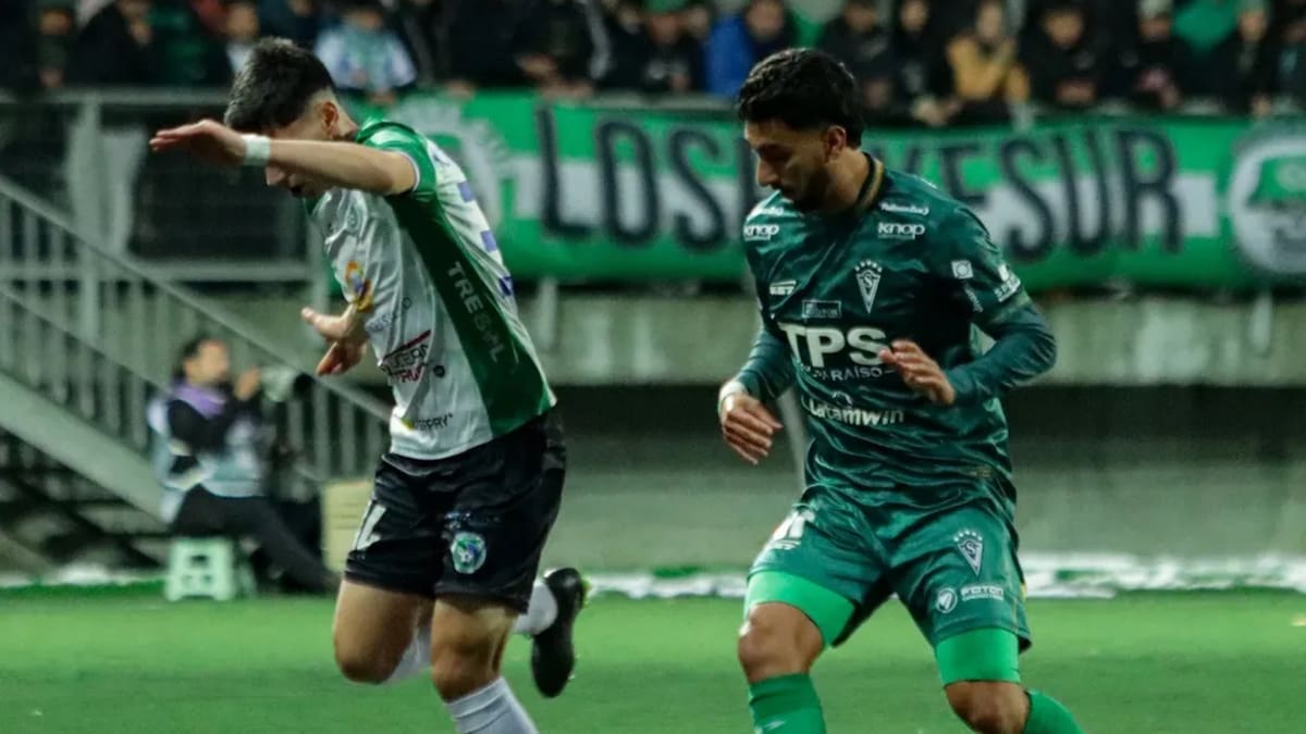 Al clásico rival: club del fútbol chileno sorprende y envía a préstamo a dos de sus campeones