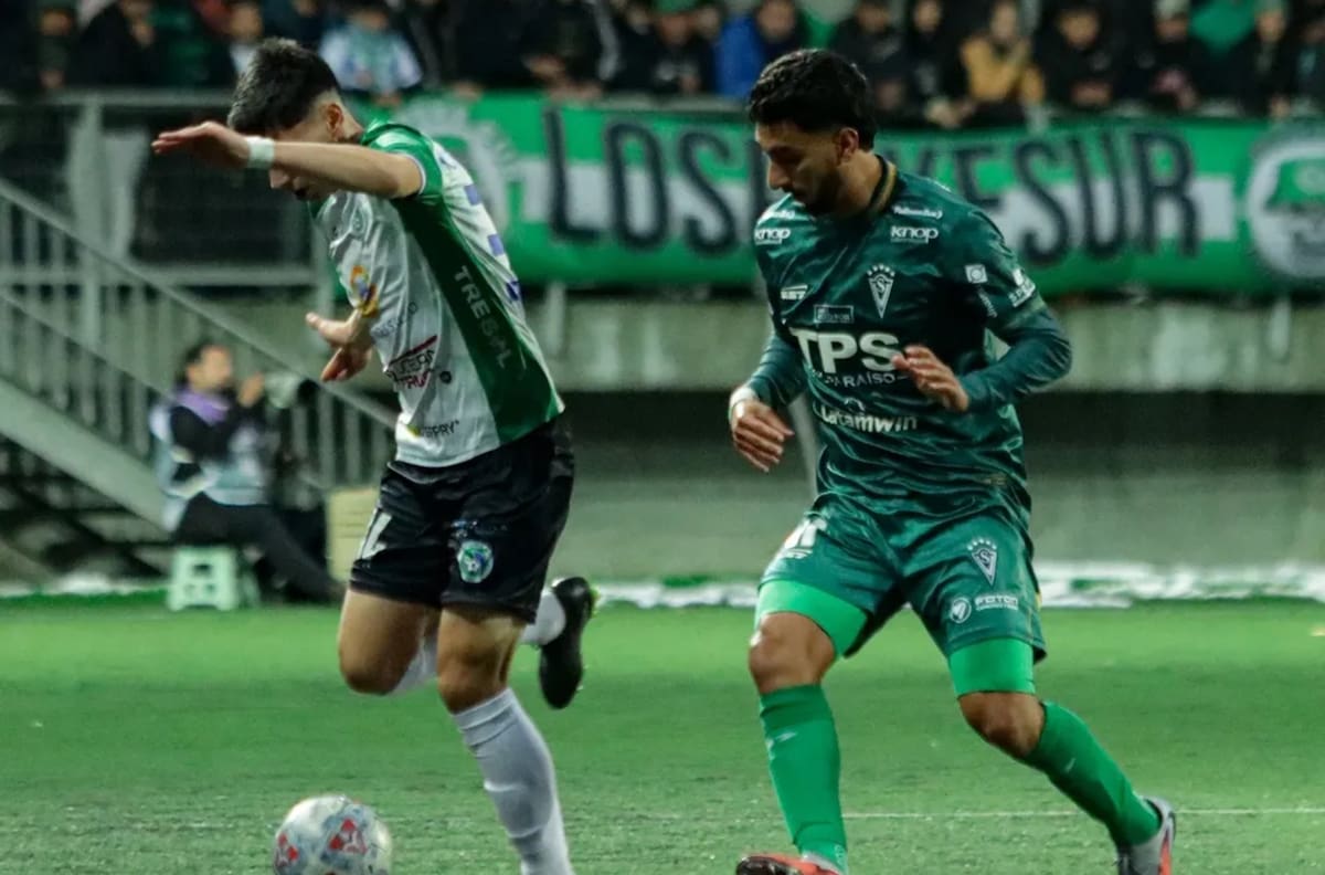 Al clásico rival: club del fútbol chileno sorprende y envía a préstamo a dos de sus campeones