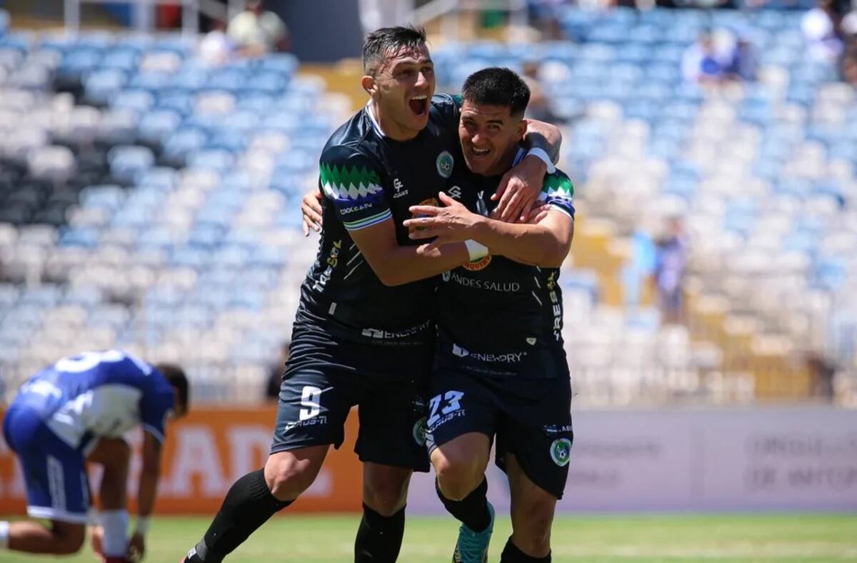 El Velero se quedó con el triunfo por 2-1 ante Deportes Antofagasta. Foto: @dpmchile.