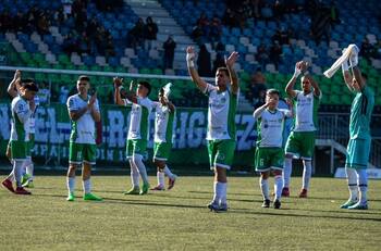 Puerto Montt se impuso en el Clásico del Sur y ahora lidera la Segunda División