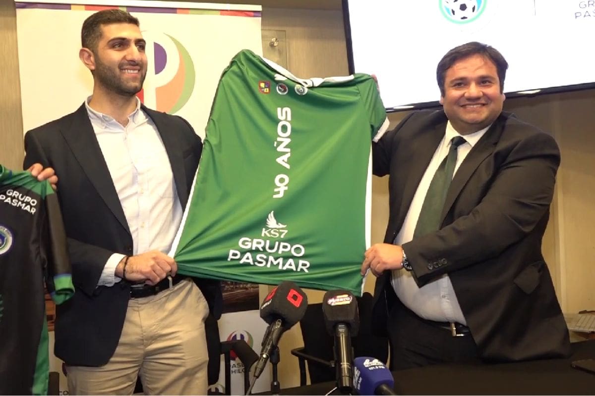 y su nuevo auspiciador Grupo Pasmar. Foto: Prensa Vértice TV.