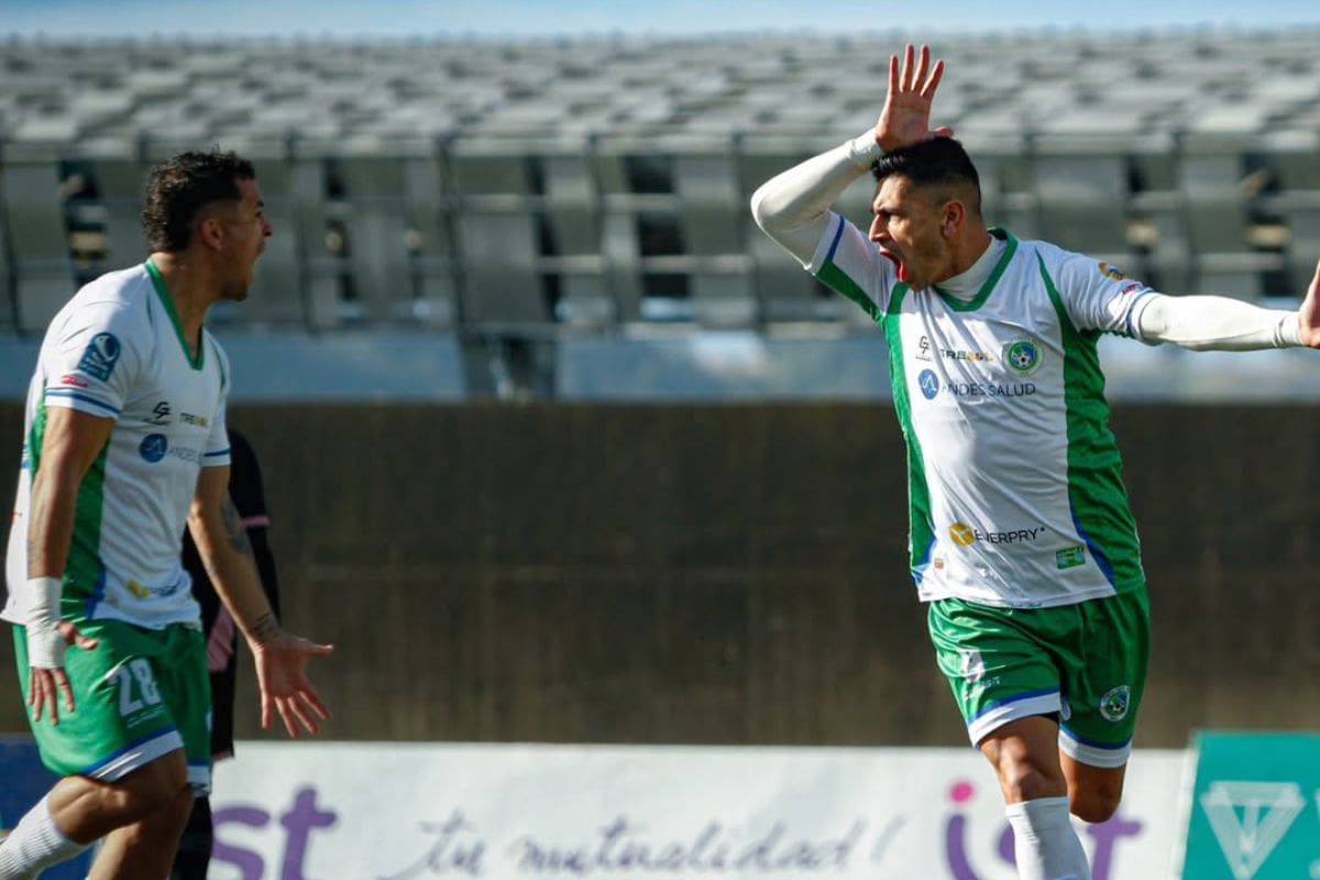 es el sólido líder de Segunda División. Foto: Instagram Deportes Puerto Montt.