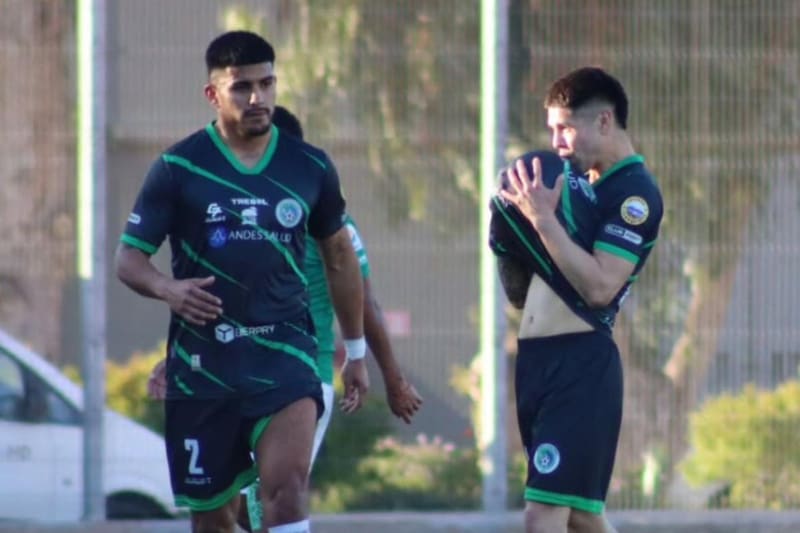 Los Delfines vencieron por 2-4 a Provincial Ovalle.