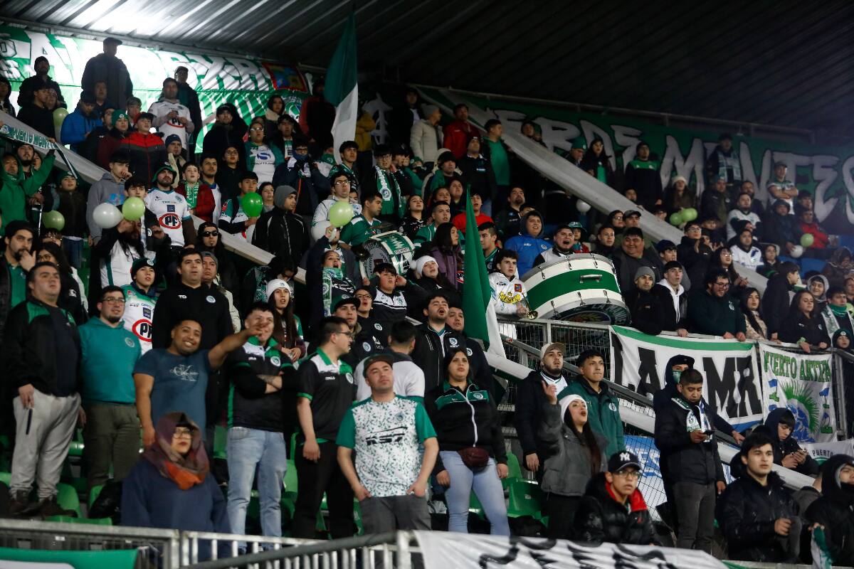 Deportes Puerto Montt lucha actualmente por la cima de Segunda División, donde marcha tercero detrás de Deportes Melipilla y Deportes Concepción. (Foto: Aton)