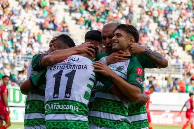 se quiere meter en la lucha por el ascenso. Crédito: @deportes_temuco_oficial.