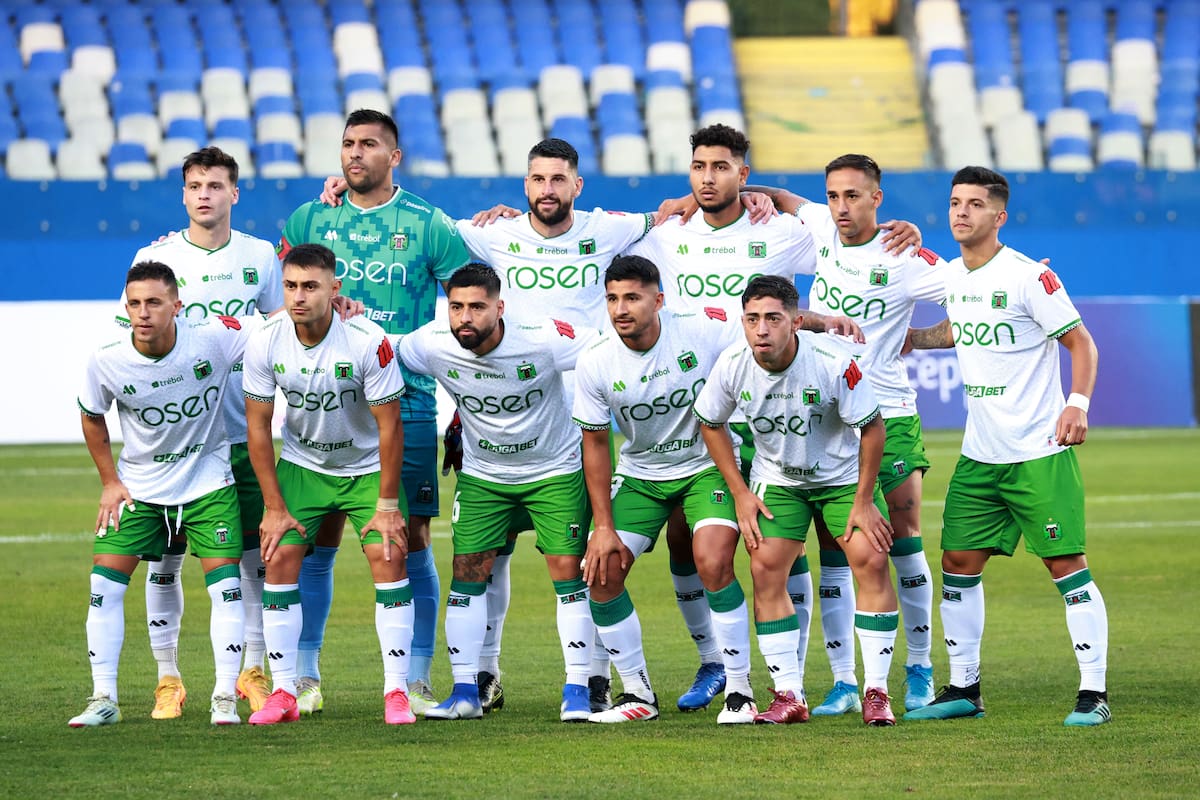 El elenco dirigido por Mario Salas visitará a Santiago Wanderers con la obligación de ganar para no quedar relegados en Primera B. Foto: Photosport