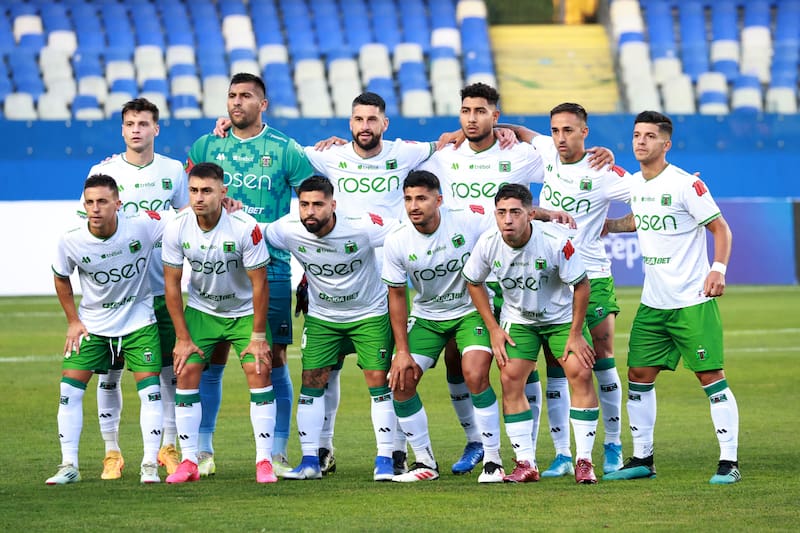 El elenco dirigido por Mario Salas visitará a Santiago Wanderers con la obligación de ganar para no quedar relegados en Primera B. Foto: Photosport