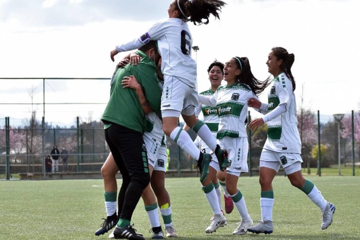 Las jugadoras de Deportes Temuco no volverán a entrenar hasta que se cumplan sus demandas. Foto: Deportes Temuco.