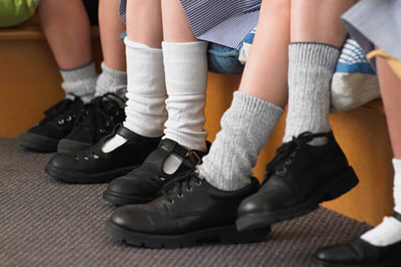 Conoce dónde comprar zapatos y zapatillas escolares a un menor precio. Créditos: Pixabay.