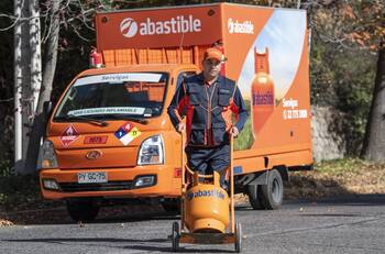 Abastible ofrece hasta $3.000 de descuento a adultos mayores: Deben cumplir con este ÚNICO requisito