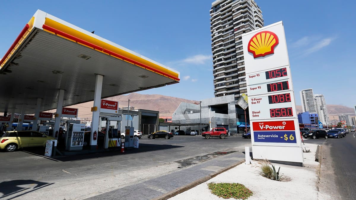 Descuentos en Shell para el fin de semana largo: así puedes ahorrar hasta $100 por litro de bencina