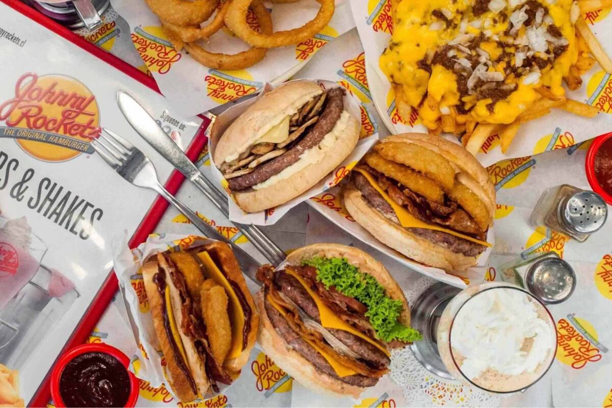 Come ricas hamburguesas y disfruta de increíbles shakes.