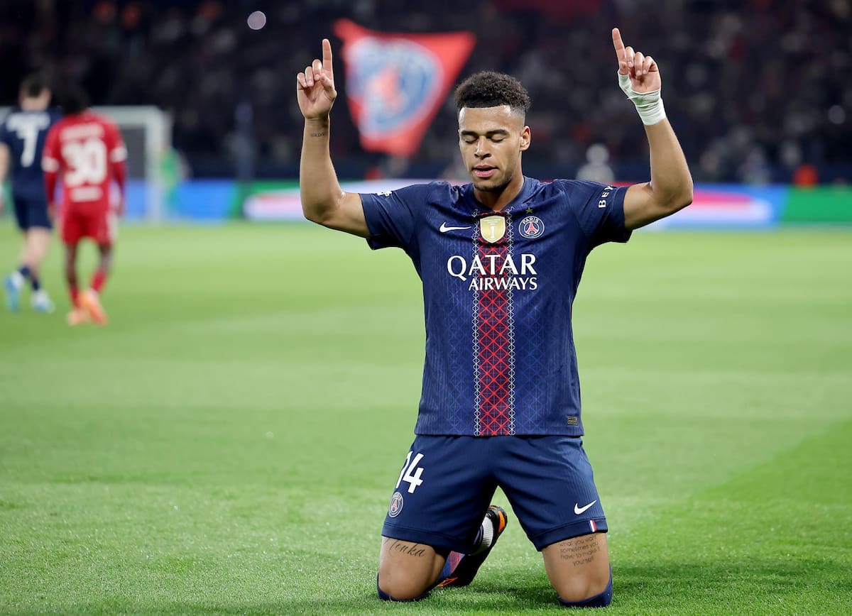 El atacante festeja el primer gol marcado en la ida contra el Liverpool en el Parque de los Príncipes. Foto: EFE.