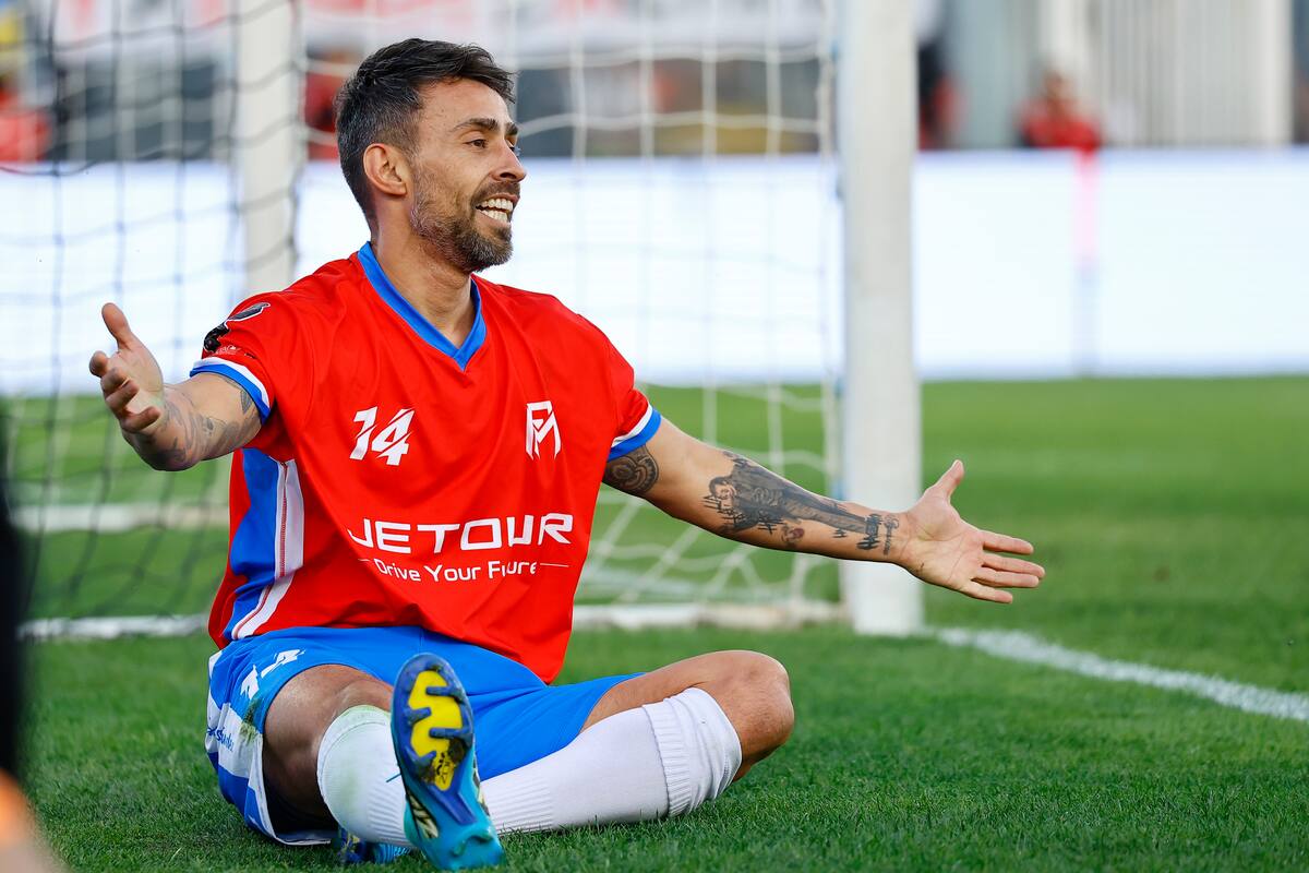 Jorge Valdivia en la despedida de Matías Fernández.