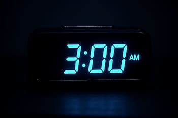 Esta es la verdadera razón por la que siempre despiertas a las tres de la mañana, según Harvard