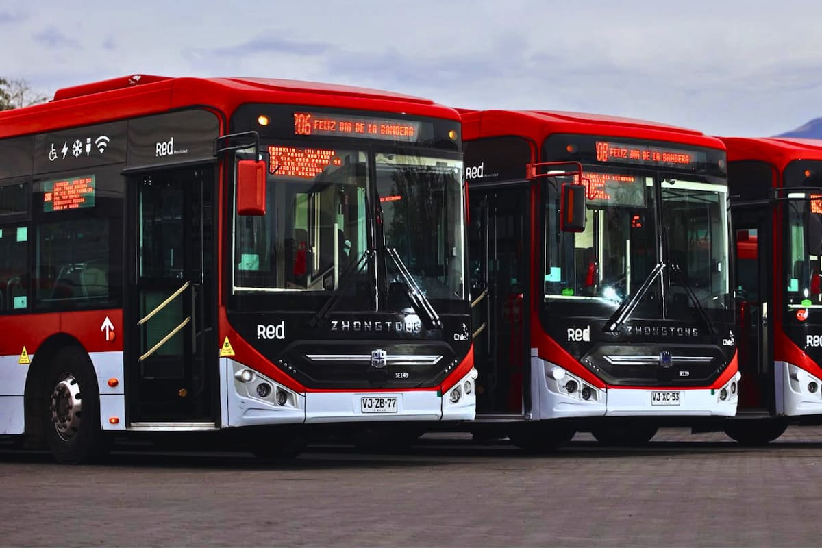 Las Condes se verá afectada por cambio de recorridos. Foto: Red Movilidad en X.