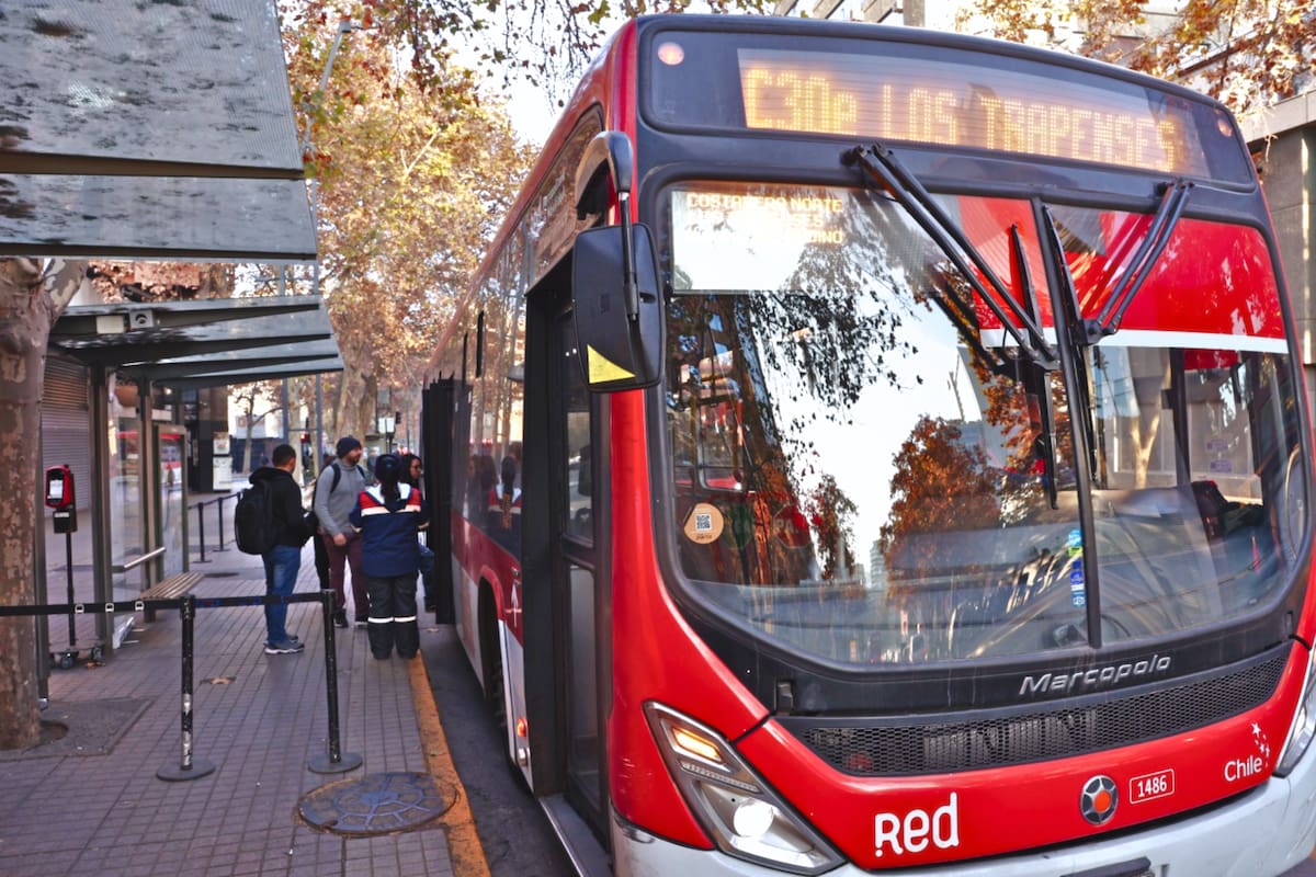 Conoce los buses que cambiarán su recorrido este 19 de abril. Foto: Red Movilidad en X.