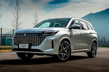 Test drive DFSK SUV 600 PHEV: modo eléctrico, siete plazas y una enorme accesibilidad