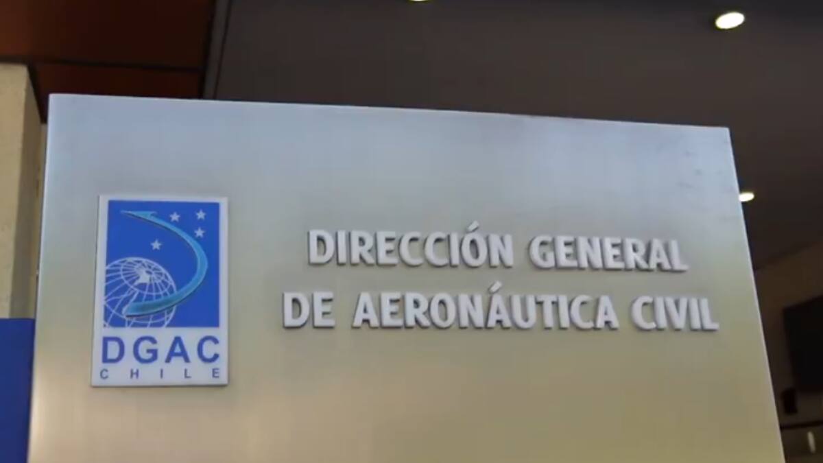 Sueldos empiezan en $1.956.000: DGAC busca trabajadores en la RM