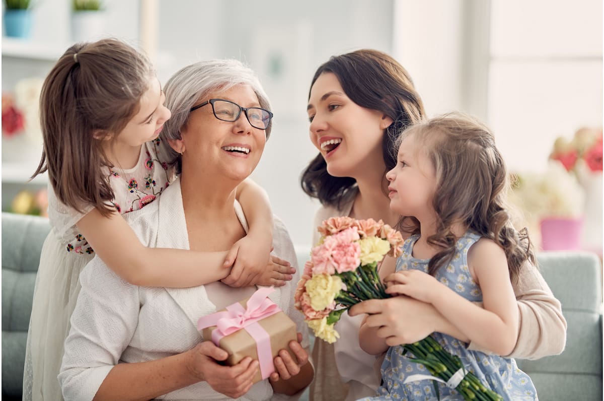 Revisa las 9 ideas de regalos para dar este Día de la Madre. Créditos: Canva.