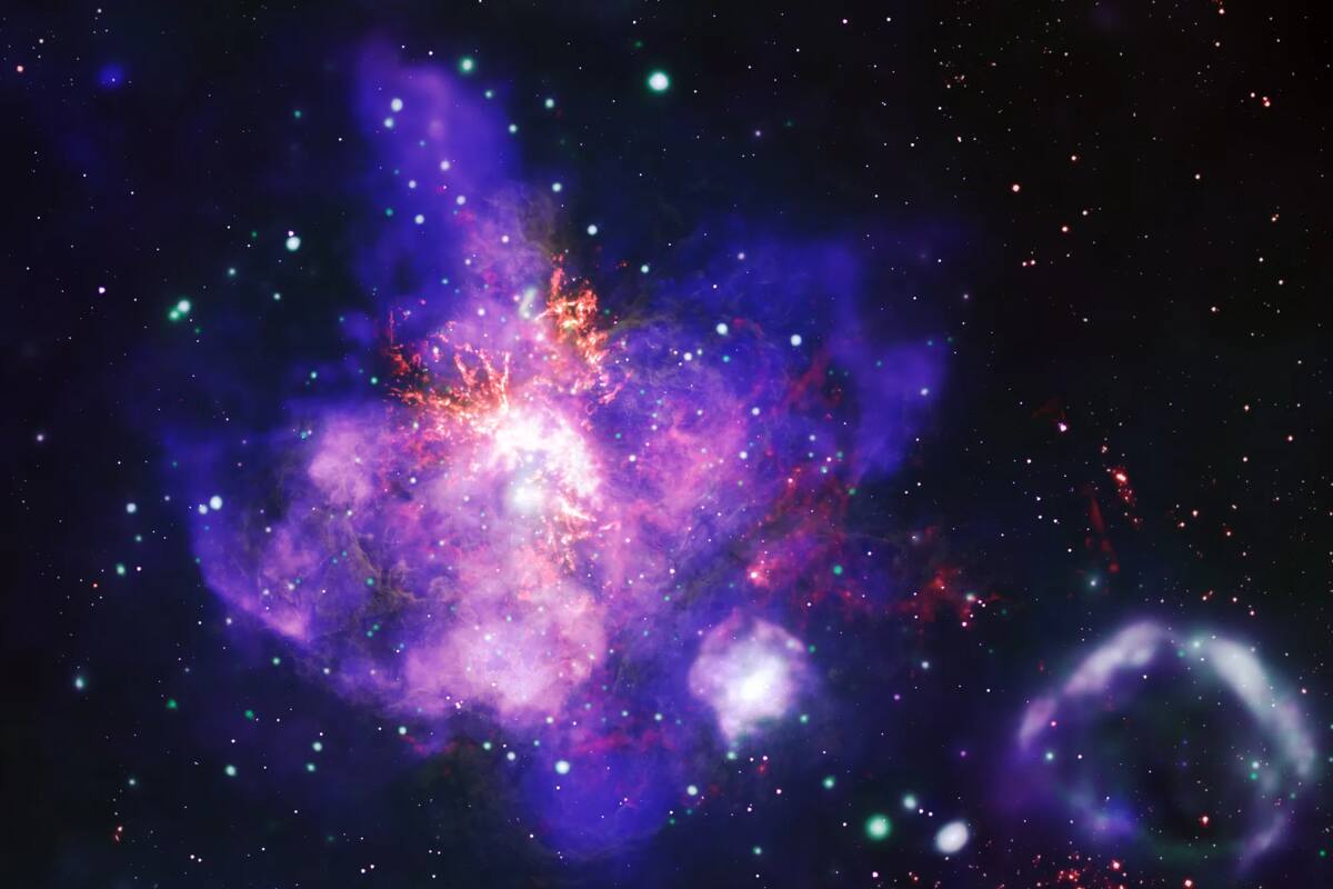 La NASA capta una de las formaciones más románticas y coloridas en el espacio.