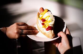 Las mejores promociones para celebrar el Día del Completo