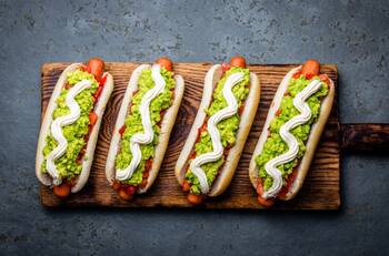 Día del Completo: Estos son los locales donde están los mejores completos de Chile según la IA