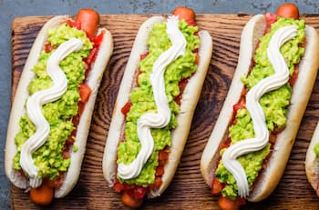 Efemérides de HOY 24 de mayo: Se celebra el Día del Completo y nace un club de fútbol histórico