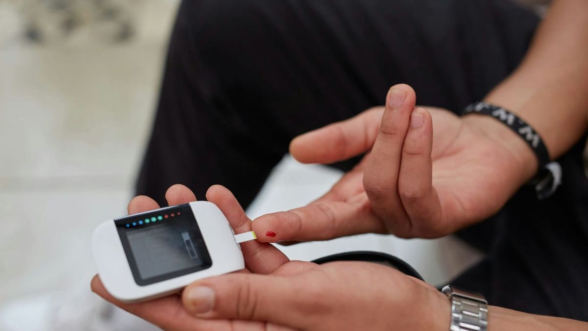 “Al inicio es asintomática por años”: Diabetóloga del Hospital Clínico U. de Chile revela los síntomas desconocidos de la diabetes