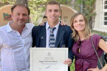 Diana Bolocco muetra lo grande que está su hijo, Diego Cisternas