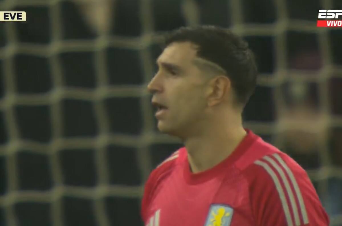 VIDEO | Así relataron en ESPN el error de Dibu Martínez que le costó la derrota a Aston Villa