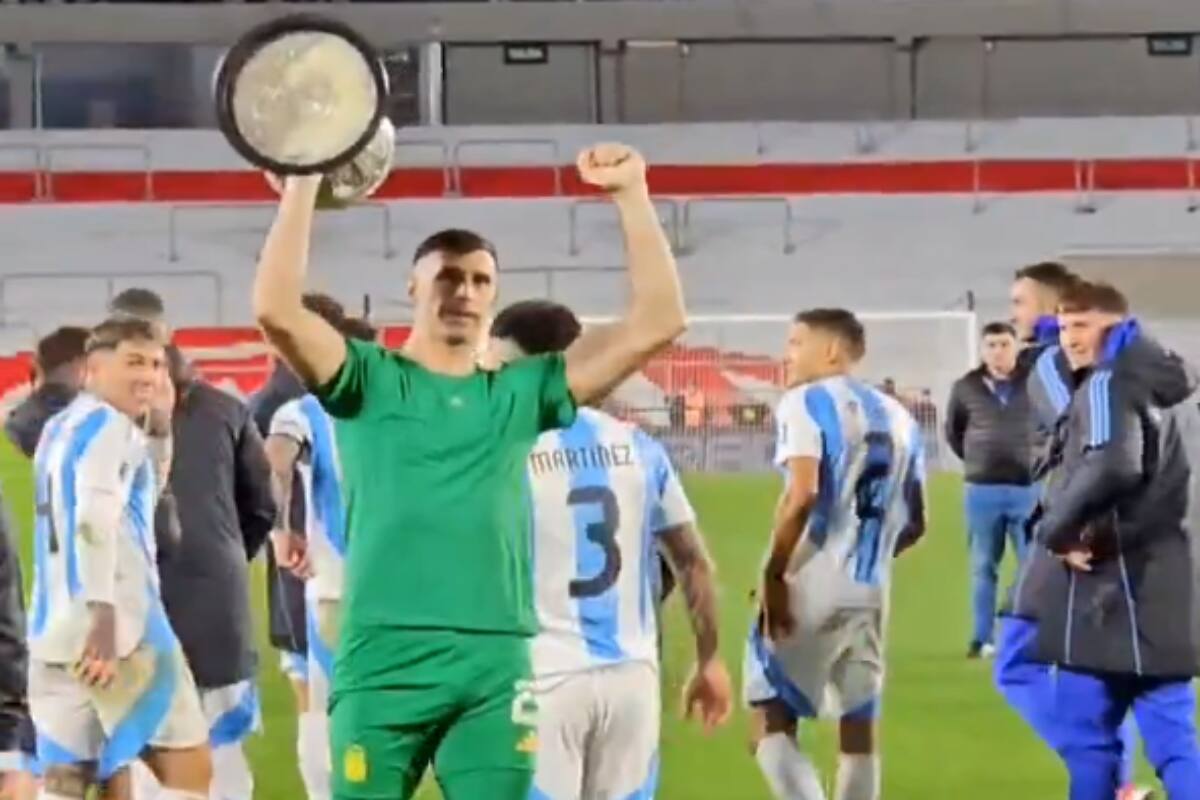 fue sancionado por la FIFA con dos fechas de suspensión en la Selección Argentina.