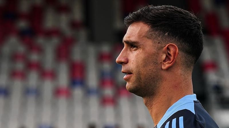 Dibu Martínez rompe el silencio por su castigo: “No me importa lo que digan de mí”