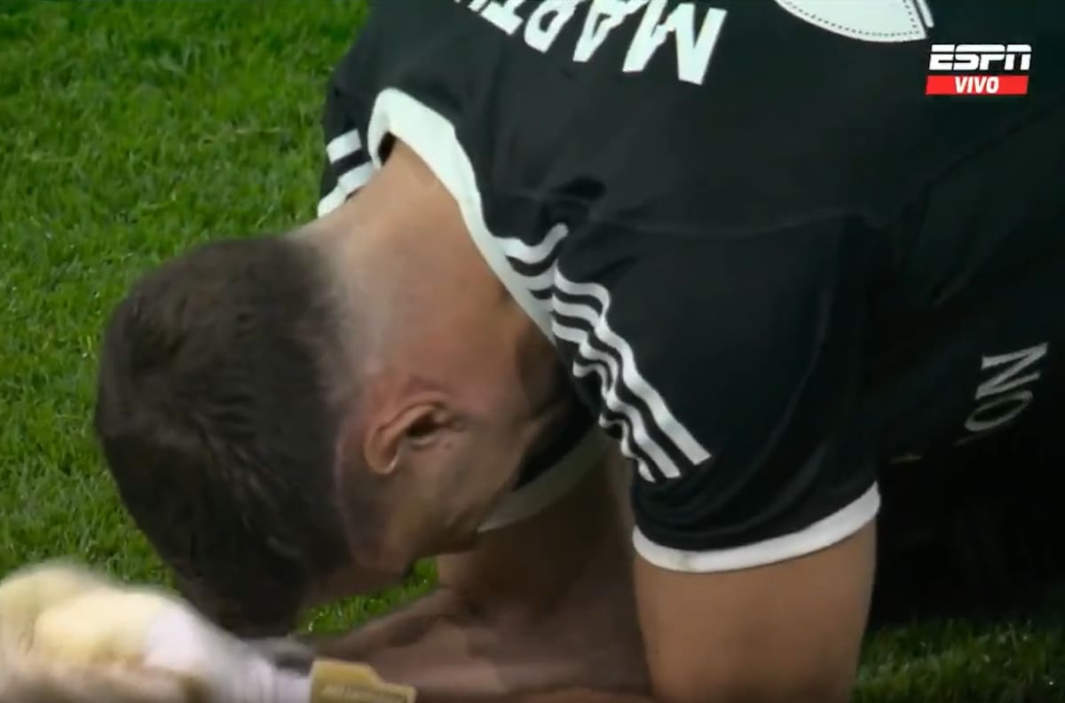 VIDEO | Llegará como campeón al Mundial: La emoción de Dibu Martínez tras ganar la Europa League