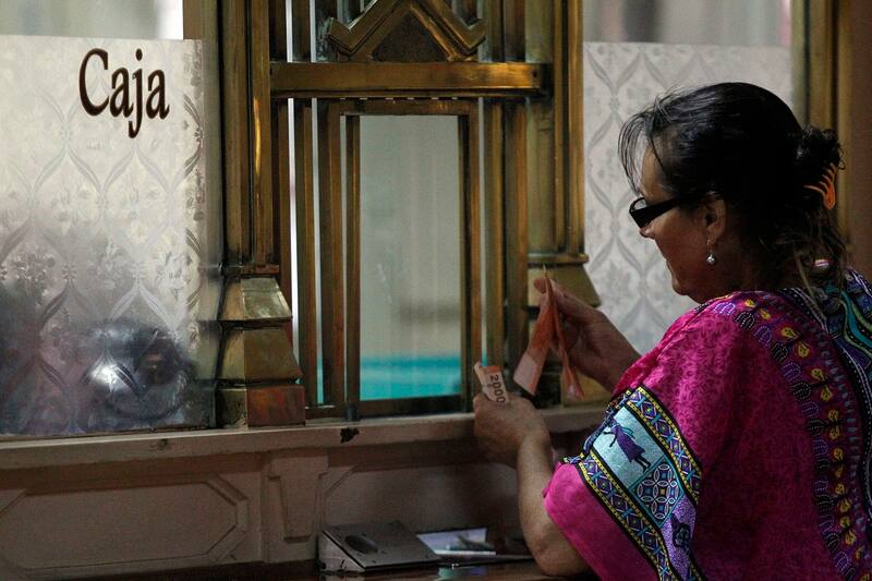 Santiago, 22 de febrero de 2017
Dan a conocer detalles de los $378 millones de pesos que la "Tía Rica" tiene en excedentes y que aun no han sido cobrados por mas de 20 mil usuarios en el pais.
Christian Iglesias/Aton Chile