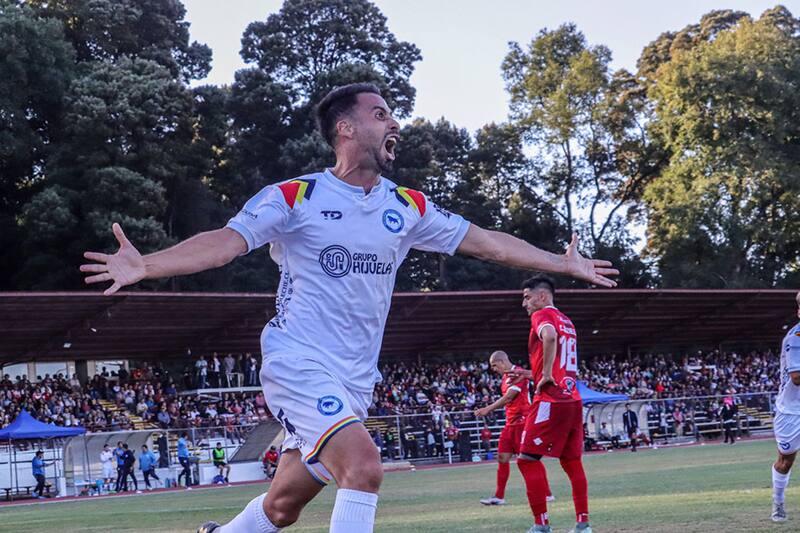 Diego Bielkiewicz es el goleador de Segunda División. Crédito: Campeonatochileno.cl.