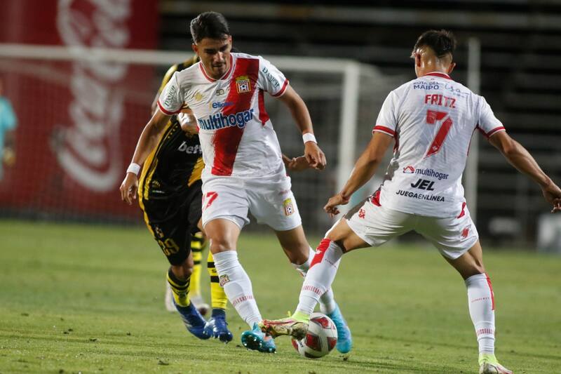 Diego Coelho presenta molestias en la espalda tras el partido ante Unión La Calera