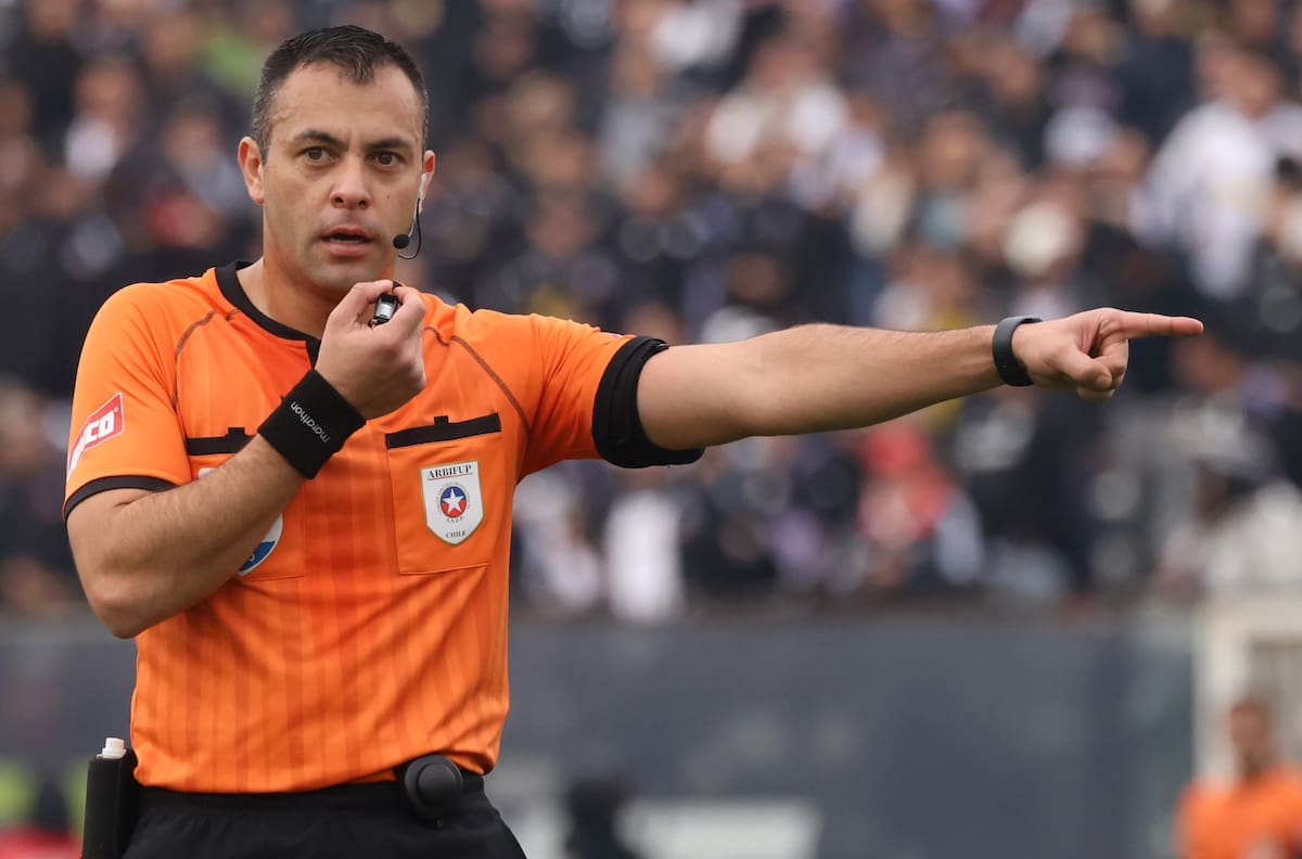 “Malo cu...” y “Perro con...”: Jugador de Ñublense arriesga dura sanción tras insultar al árbitro en Copa Chile