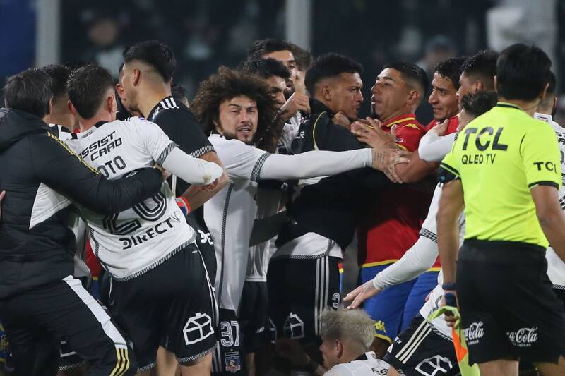 frente a Colo Colo en el Campeonato Nacional. (Foto: Aton)