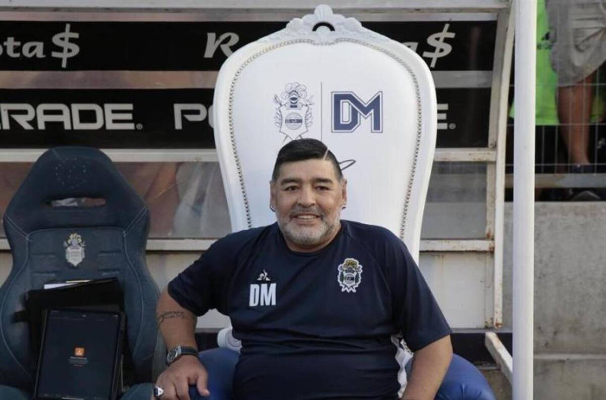 VIDEO | El increíble final que tuvo el trono usado por Diego Maradona en el fútbol argentino